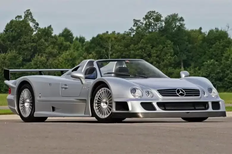 Sólo se hicieron seis unidades del Mercedes-Benz CLK GTR Roadster.