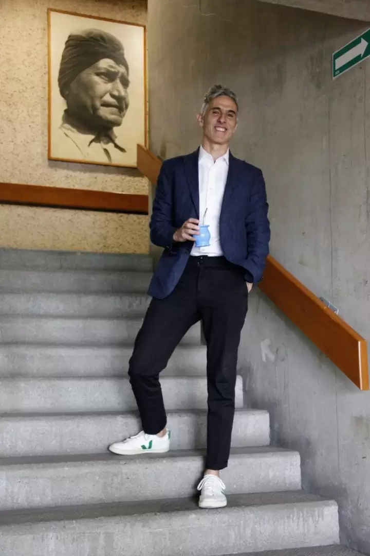 En la Universidad Nacional Autónoma de México —UNAM—, durante una visita académica. La foto la tomó el sociólogo boliviano Hugo Suárez, pr