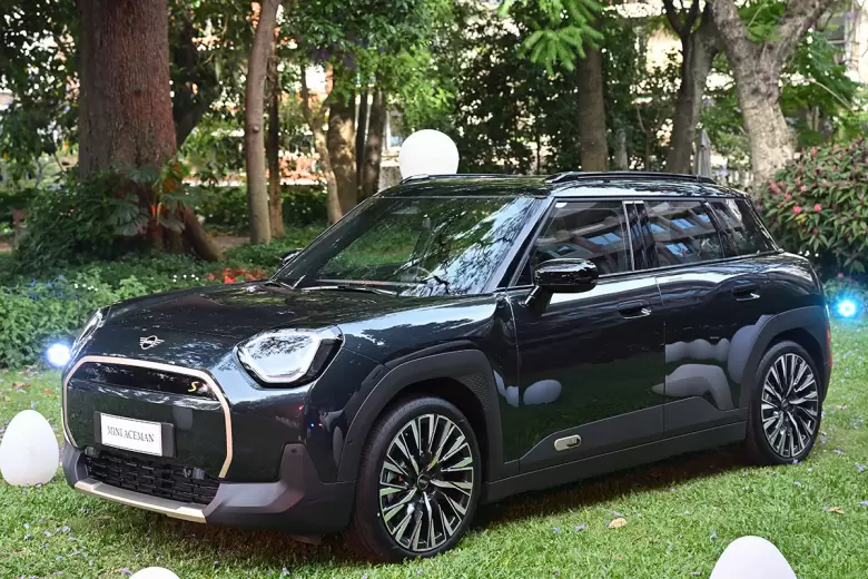 El MINI Aceman se vende en Argentina sólo en versión SE con una autonomía de hasta 406km (WLTP).