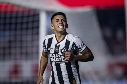 Thiago Almada jugó un total de menos de un año en el Botafogo, acumulando tres goles en 24 partidos