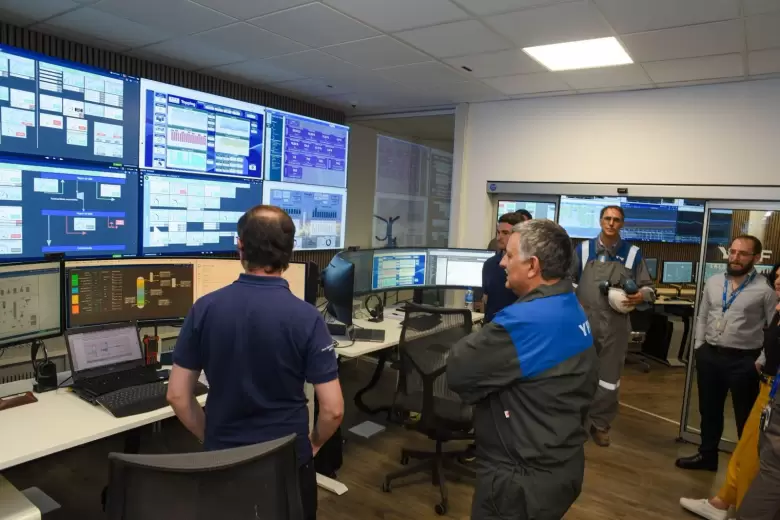 YPF activa su sala con IA y cambia para siempre la refinación en Argentina