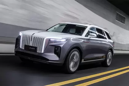 Hongqi HS9.