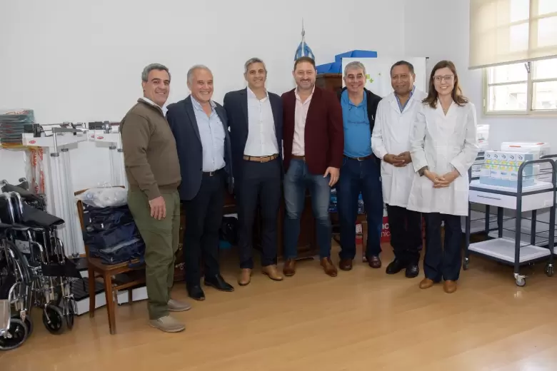 Entrega equipamiento en Hospital Municipal "Dr. Rubén Miravalle", en Lincoln