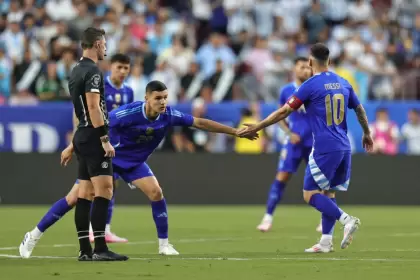 Valentín Carboni recibió grandes elogios de Lionel Messi.