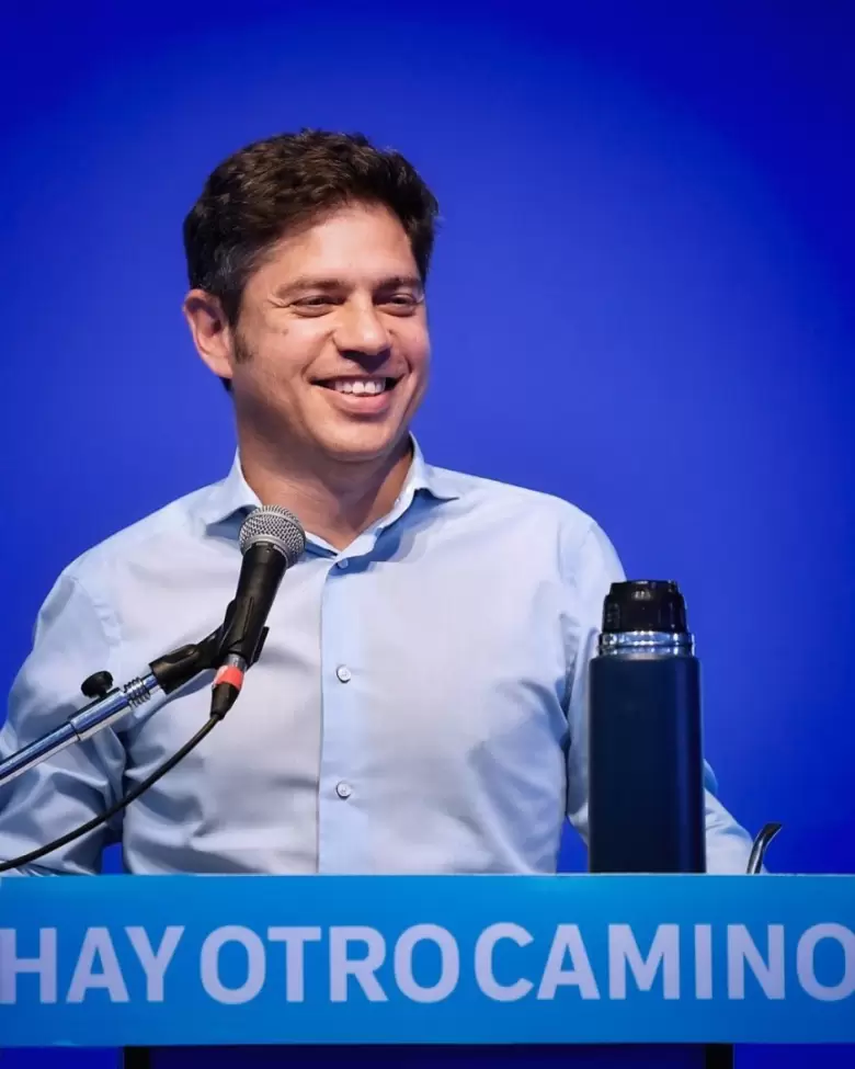 Kicillof durante el plenario del Movimiento Derecho al Futuro en Ensenada