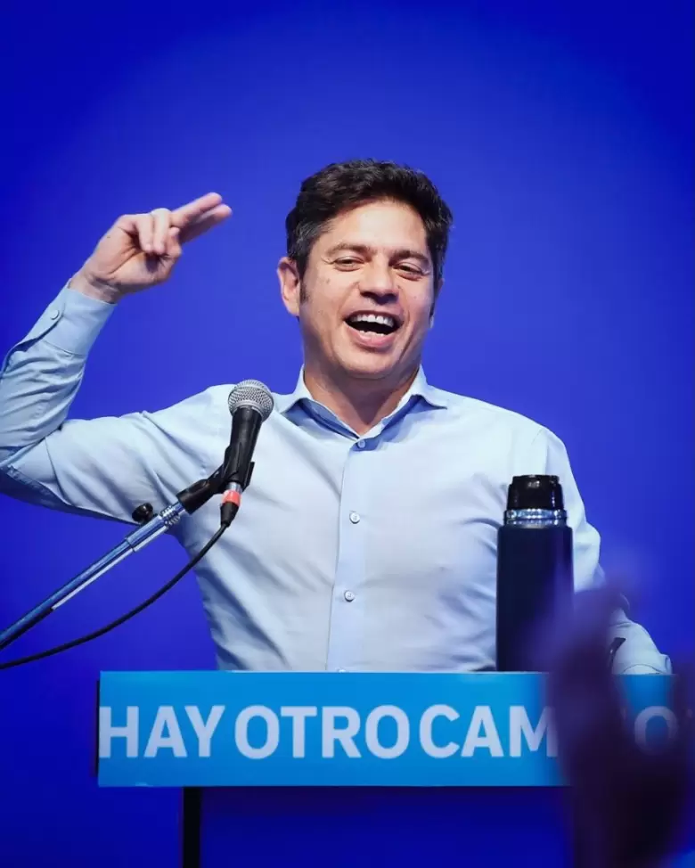 Kicillof durante el plenario del Movimiento Derecho al Futuro en Ensenada