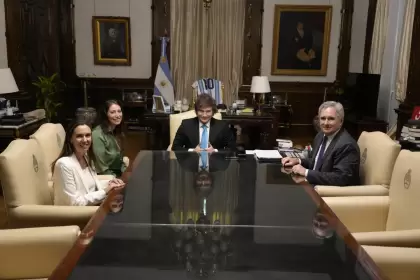 El presidente Javier Milei, el canciller Pablo Quirno y la diputada Sabrina Ajmechet se reunieron en Casa Rosada con Elisa Trotta