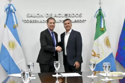 Santilli visitó a Zdero en Chaco para sumar apoyos para la reforma laboral