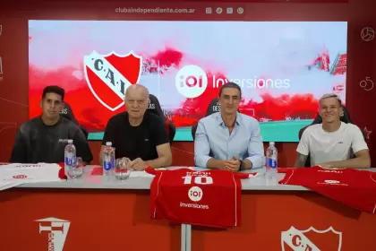 Sebastián Valdéz, Néstor Grindetti, Diego Pizzulli y Matías Abaldo, durante la presentación del acuerdo.