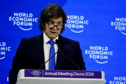El apoyo social que tiene el Presidente deriva de haber bajado la inflación y no de sus definiciones antiwoke.