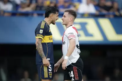 Leandro Paredes y Giuliano Galoppo enfrentados en el último Boca-River