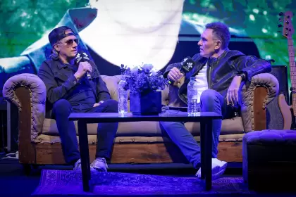 Charly Alberti con Leo Rodríguez en el sunset de Ford.