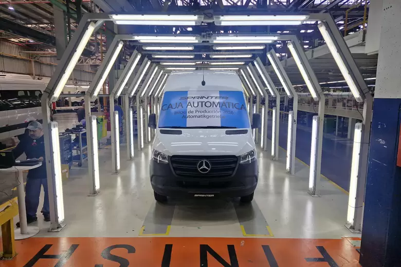 La Sprinter con caja automática se venderá localmente y se exportará.