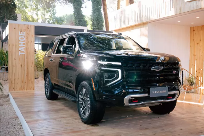 Chevrolet exhibe la Tahoe en Cariló y tiene intenciones de importarla desde EE.UU.