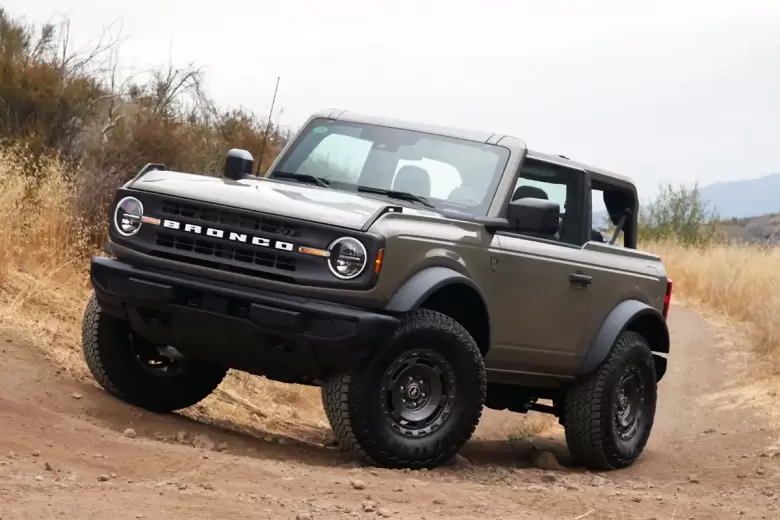 La Ford Bronco de dos puertas aparece como una posibilidad ante la caída de los aranceles.