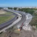 Demolieron una histórica tribuna del Autódromo Gálvez y los fanáticos podrán llevarse un recuerdo