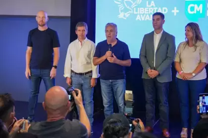 Elecciones en Mendoza: la UCR y LLA golpean al PJ