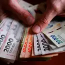 Bolsillos flacos: la cantidad de dinero que queda después de pagar los costos fijos cae por cuarto mes consecutivo
