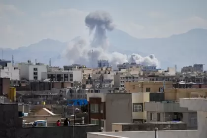 Estados Unidos e Israel volvieron a atacar Teherán, capital de Irán, el domingo 1 de marzo