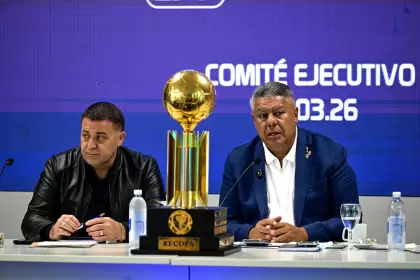Pablo Toviggino y Claudio Tapia, en el estrado durante la reunión de Comité Ejecutivo de la Liga Profesional en la AFA. (Foto: Prensa AFA)
