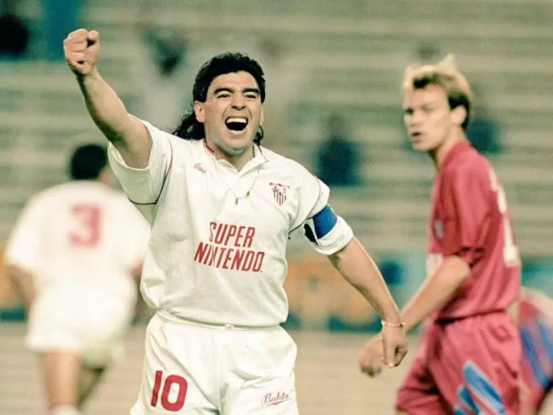 Diego Maradona durante su etapa en el Sevilla