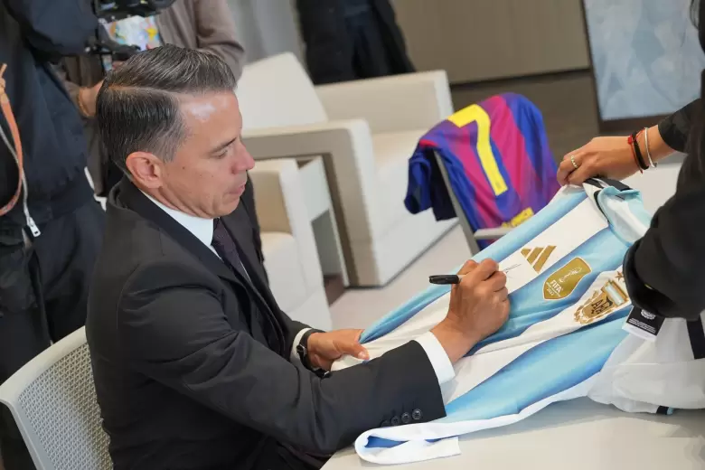 Javier Saviola formó parte del evento de presentación del acuerdo entre la AFA y Ant International.