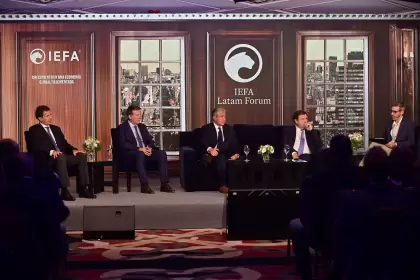 Los discursos de los CEOs y funcionarios reflejaron una alianza estratégica entre provincias, Nación y empresas privadas.