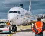 Flybondi al borde del colapso: embargan sus cuentas por $122 millones y solo quedan 2 aviones operando

