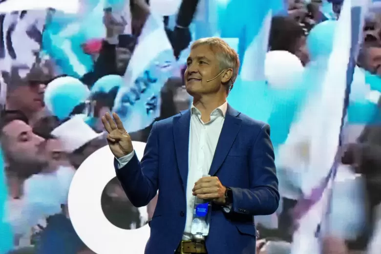 Fernando de Andreis, secretario general del PRO, en la cumbre en Parque Norte