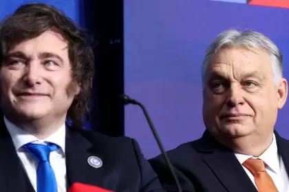 Milei viaja a Hungría y se alinea con Orbán en Europa