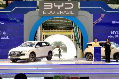 BYD inauguró su planta en Camaçari varias veces, por ahora no fabrica, sólo ensambla.