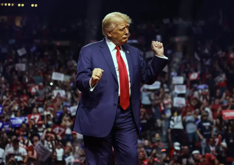 trump bailando