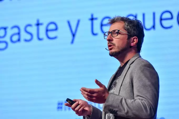 Guarda con la motosierra: la política argentina pensada desde el analista y consultor político Facundo Cruz.