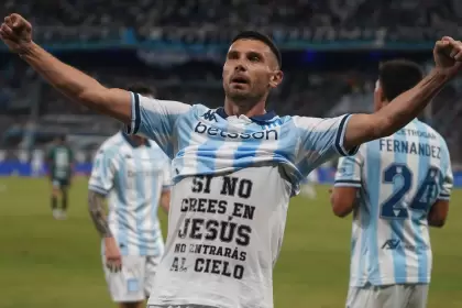 Adrián "Maravilla" Martínez atraviesa una mala racha y Racing lo sufre
