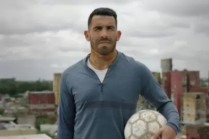 Tevez en su hábitat: la pelota, el barrio y el ADN de un jugador que siempre busca un nuevo desafío