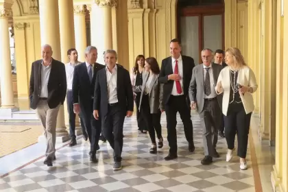 Los ministros Sturzenegger (Desregulación), Quirno (Cancillería), Caputo (Economía), Lugones (Salud) y Monteoliva (Seguridad) acompañaron a Adorni