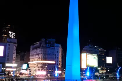 El Obelisco está azul.