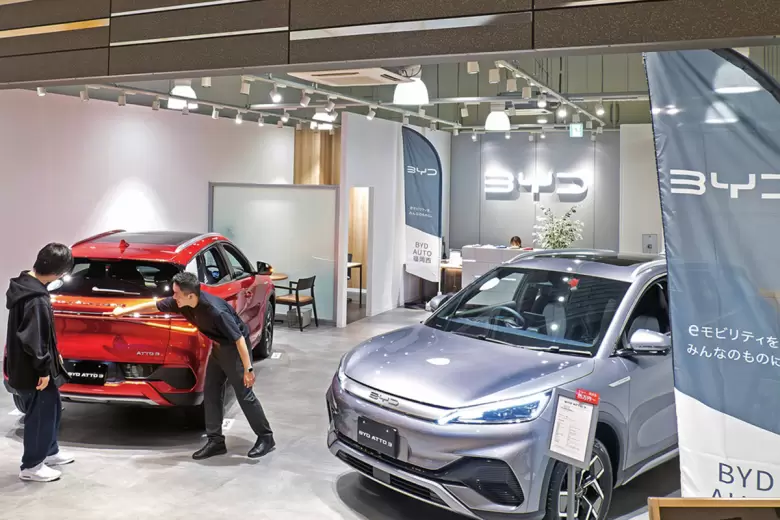 BYD cae en el mercado chino debido a una fuerte competencia con marcas como Geely y Leapmotor.