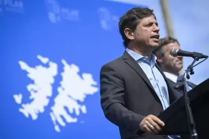 Axel Kicillof durante un acto por Malvinas en 2024