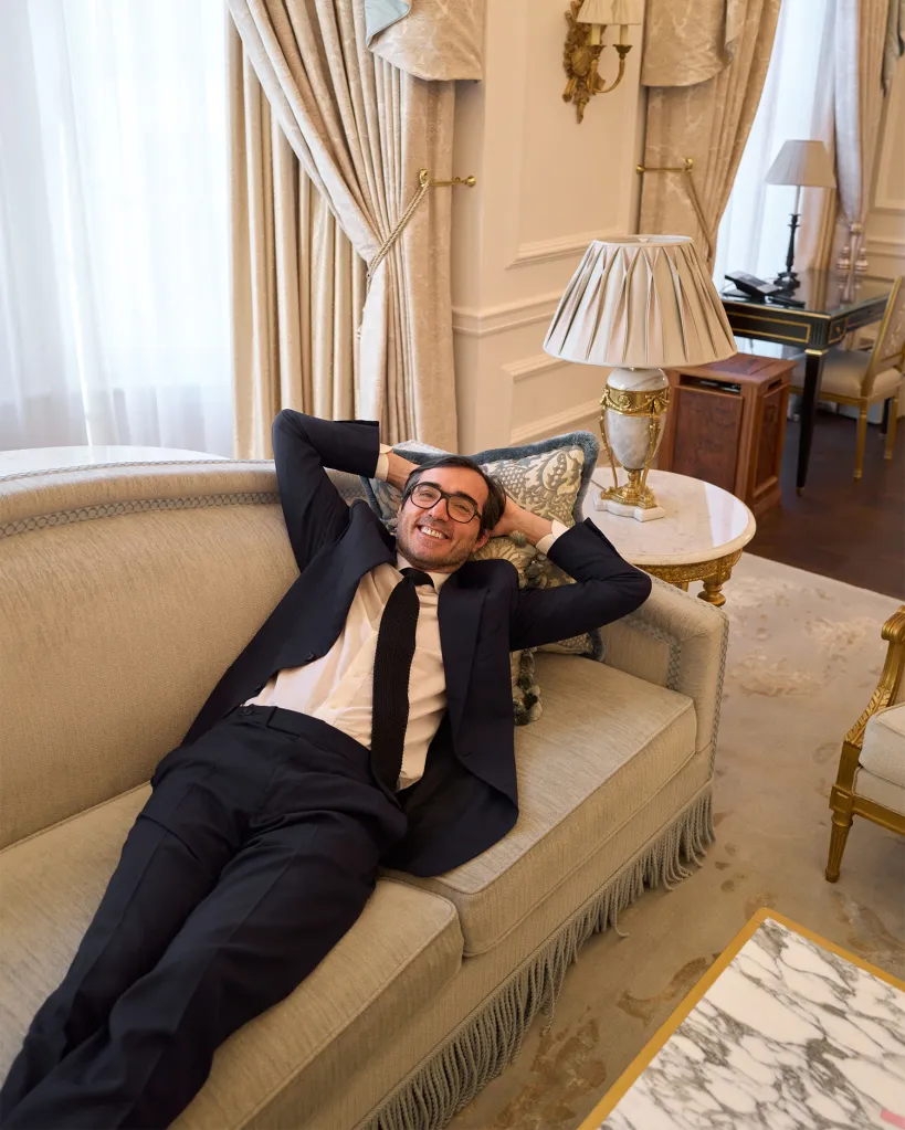 Efe Cakarel sonríe, como todo buen CEO.