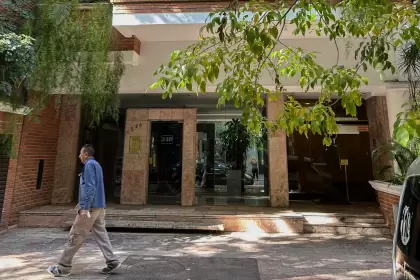 La escribana de Adorni en la mira: detectan vínculos narcos