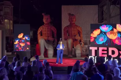 Gala Díaz Langou en su charla TED