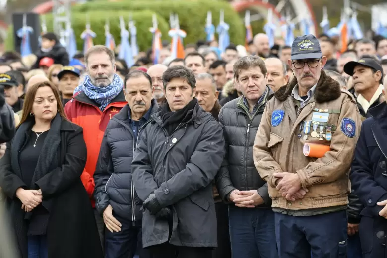 Quintela, Kicillof y Melella en el acto por el Día de los veteranos y los caídos en Malvinas en Ushuaia