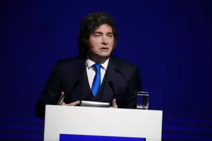 Milei ratificó el rumbo económico de su Gobierno al encabezar el cierre de la octava edición del AmCham Summit 2026