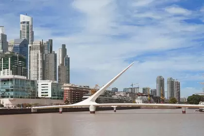 Por qué el inversor argentino terminó operando en mercados de divisas globales
