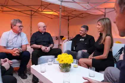 Jorge Macri y su mujer recibieron al cura DJ