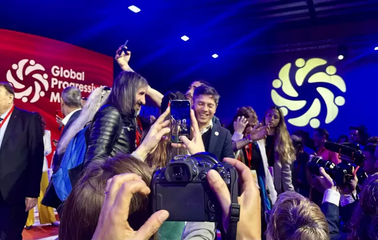 Kicillof en el GPM en Barcelona.