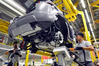 Land Rover deja de fabricar en Brasil y su planta la compra una marca china.