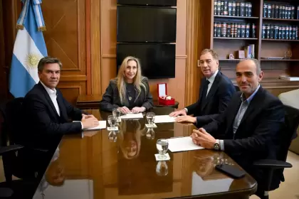Karina Milei, "Lule" Menem y Diego Santilli recibieron a Leandro Zdero (Chaco)