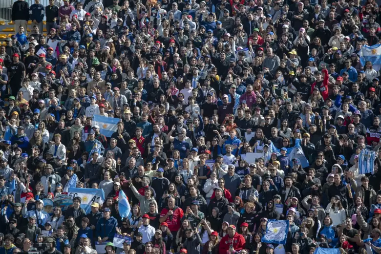 600.000 personas recibieron a Franco Colapinto